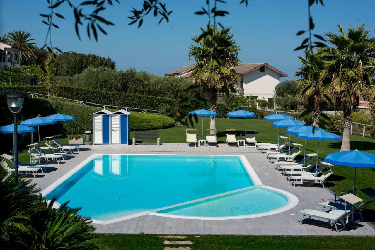 Bed and Breakfast Il Giardino Sul Mare Martinsicuro Exterior foto